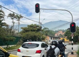 Nuevos semáforos en La Estrella ya están en funcionamiento: mejora clave para la movilidad y la seguridad vial Nuevos semáforos en La Estrella ya están en funcionamiento: mejora clave para la movilidad y la seguridad vial