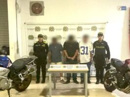 ¡Cayeron en Pueblo Viejo! Capturan a tres señalados de hurto y recuperan motos robadas